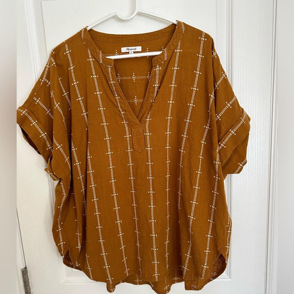Plus Lakeline Popover Shirttail Top in Jacquard Stripe